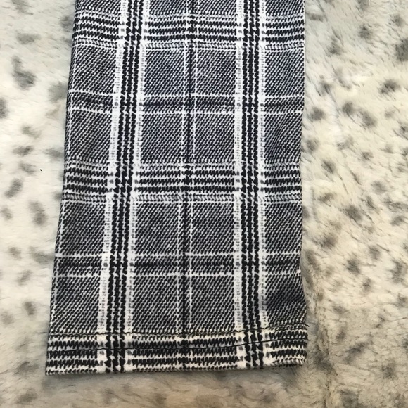 High Waisted Plaid Leggings - Picture 3 of 4